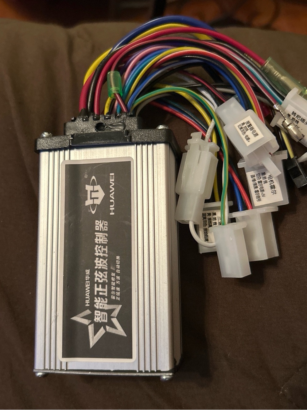 Huawei Motor Controller Unit with Multi-Color Wiring - Picture 3 of 6